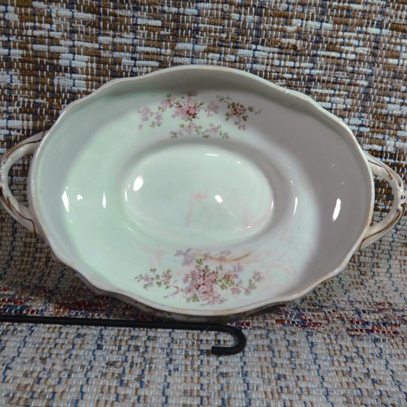 Etruria-Mellor & Co Covered Vegetable Dish with Lid, Gold Accents - Picture 10 of 12